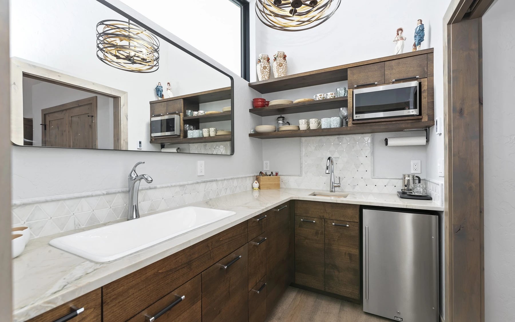 Contemporary Hideaway: photo 32 of 53