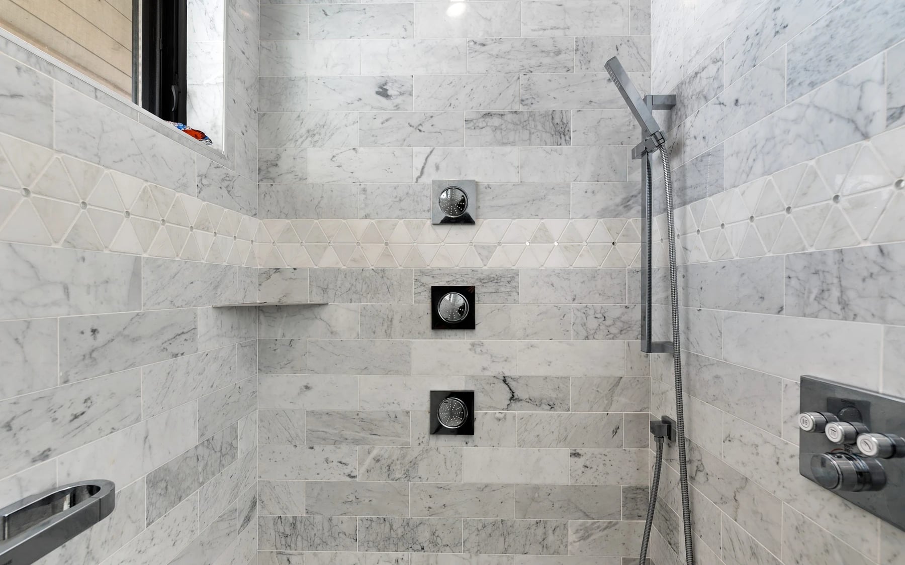 Contemporary Hideaway: photo 33 of 53