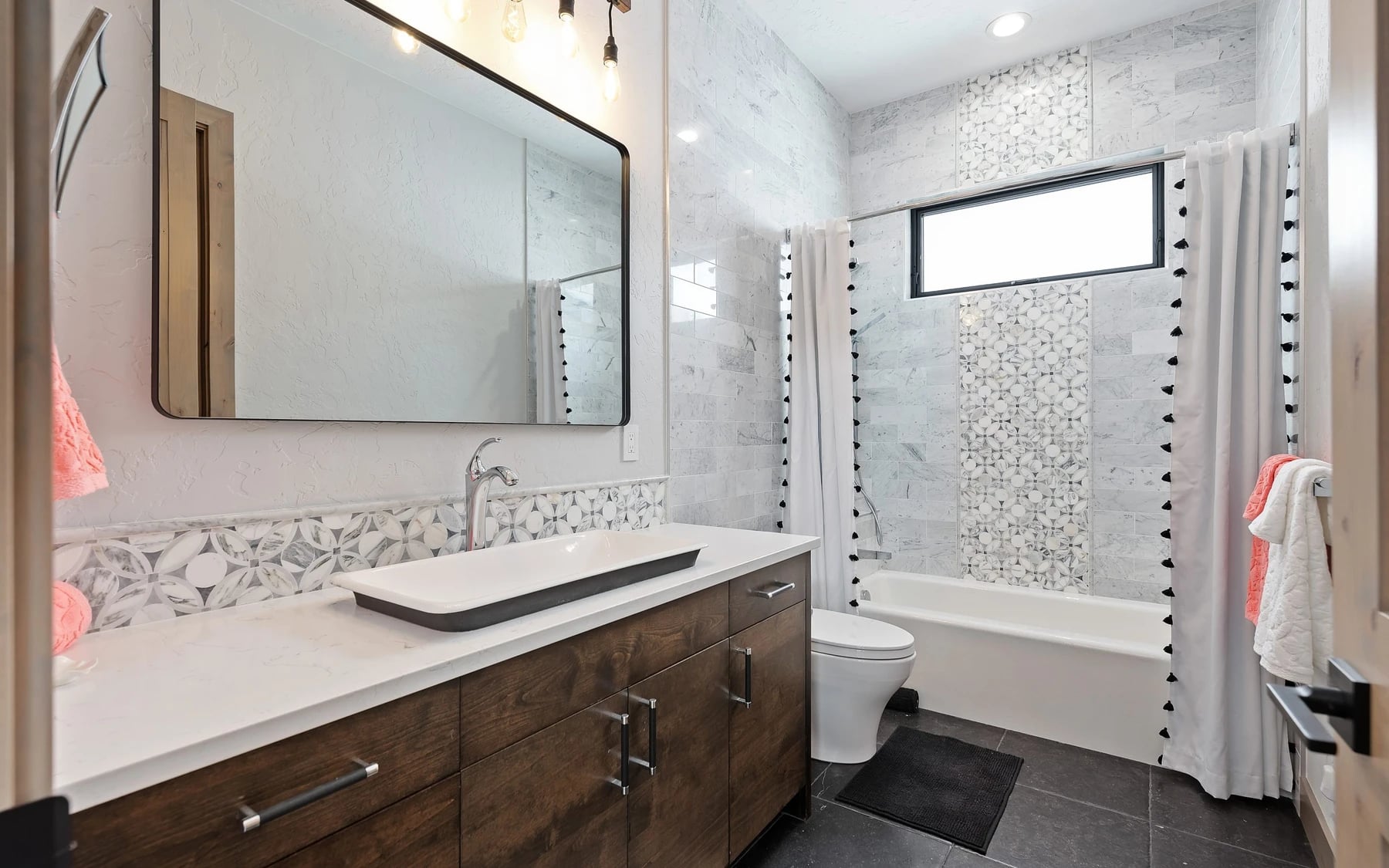 Contemporary Hideaway: photo 34 of 53