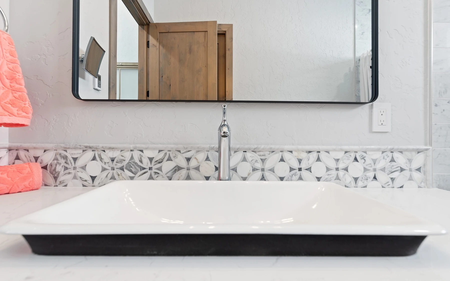Contemporary Hideaway: photo 35 of 53