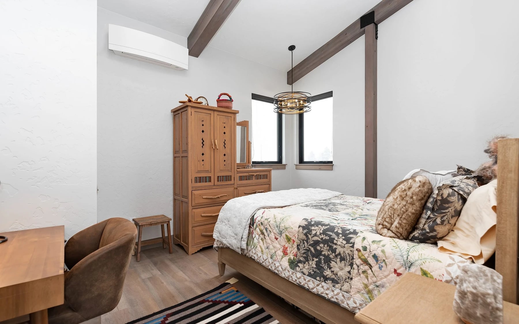Contemporary Hideaway: photo 36 of 53