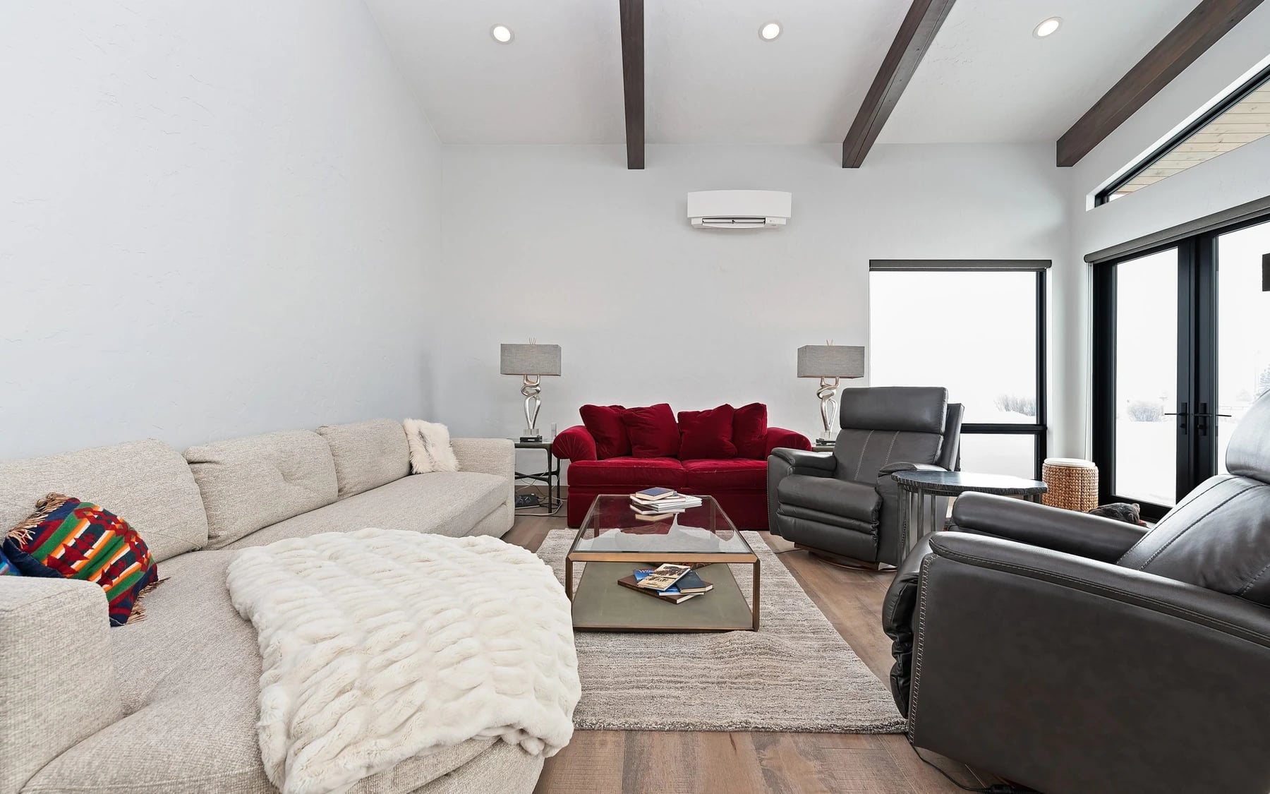 Contemporary Hideaway: photo 5 of 53