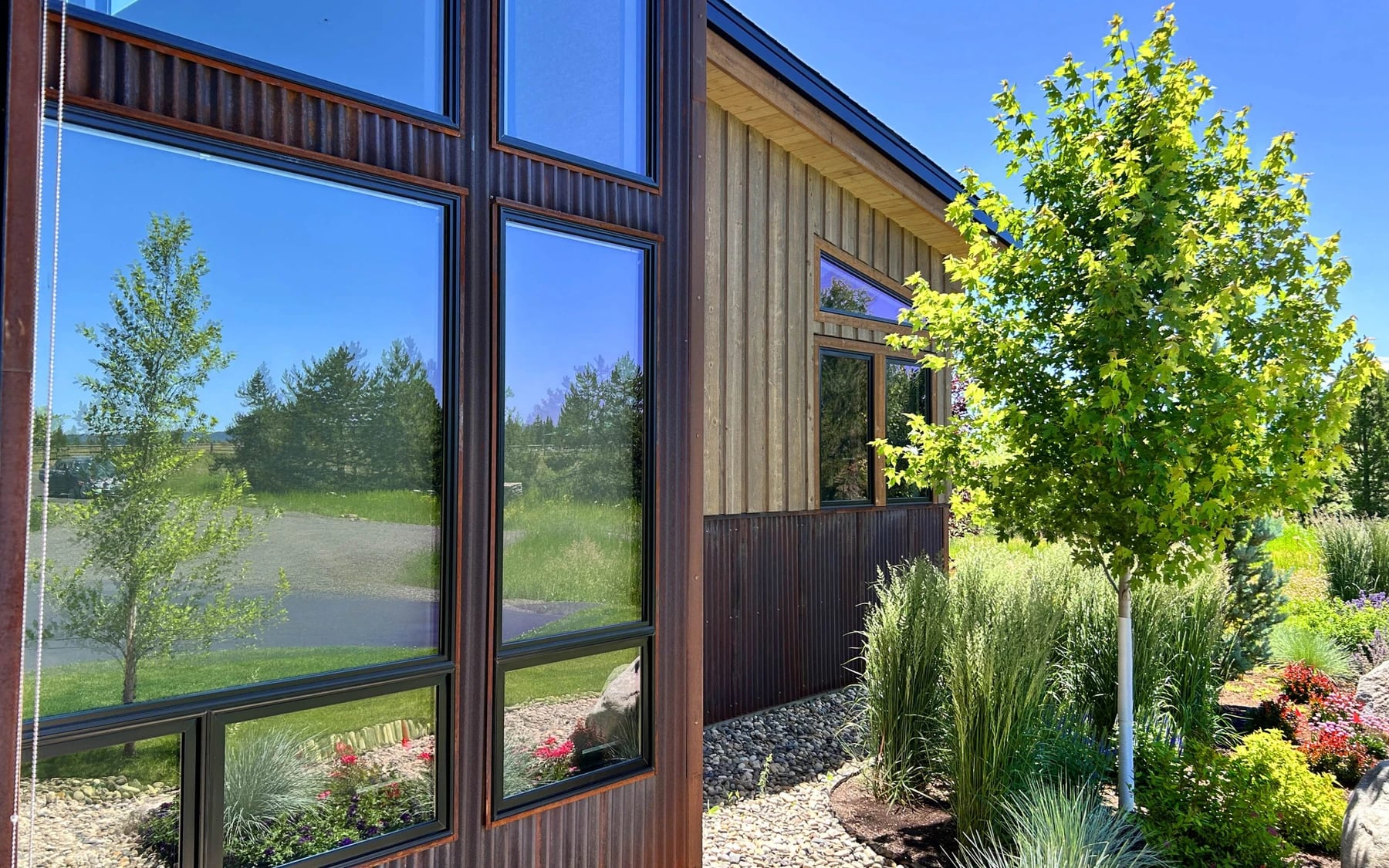 Contemporary Hideaway: photo 41 of 53