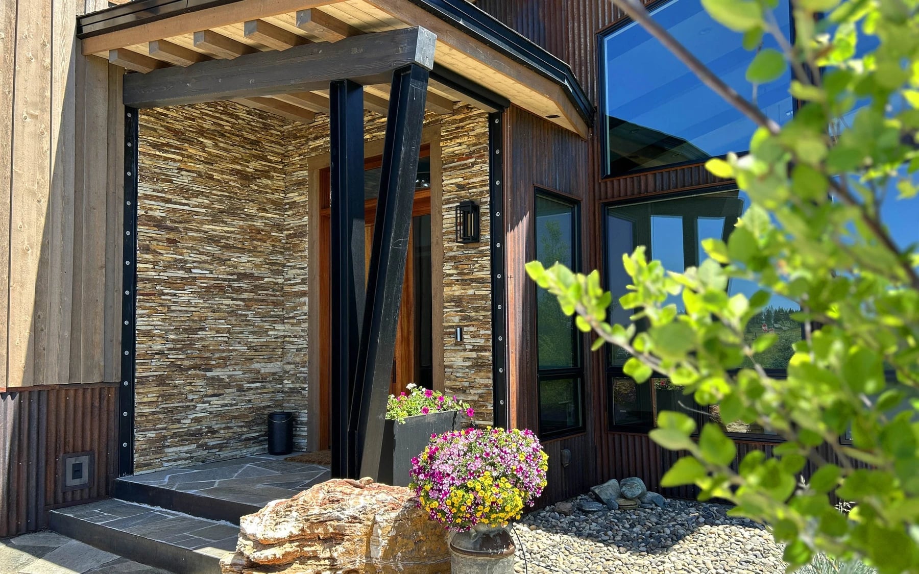 Contemporary Hideaway: photo 45 of 53