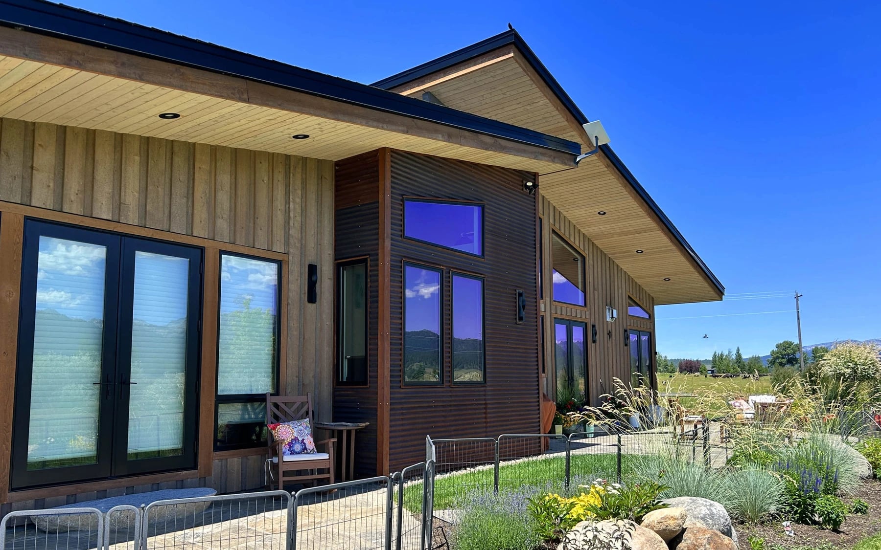 Contemporary Hideaway: photo 52 of 53