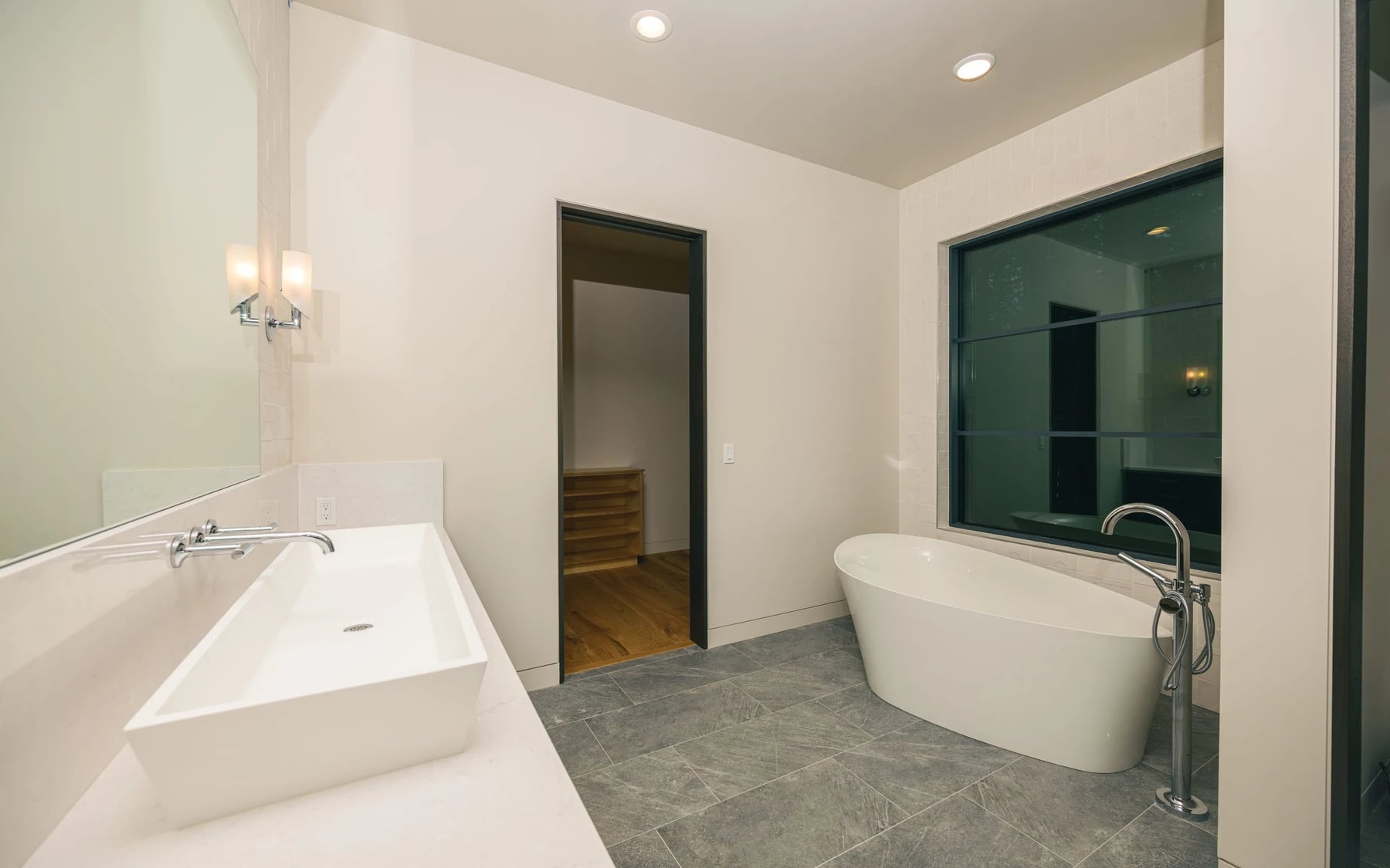 Modern Elegance, photo 17 of 52
