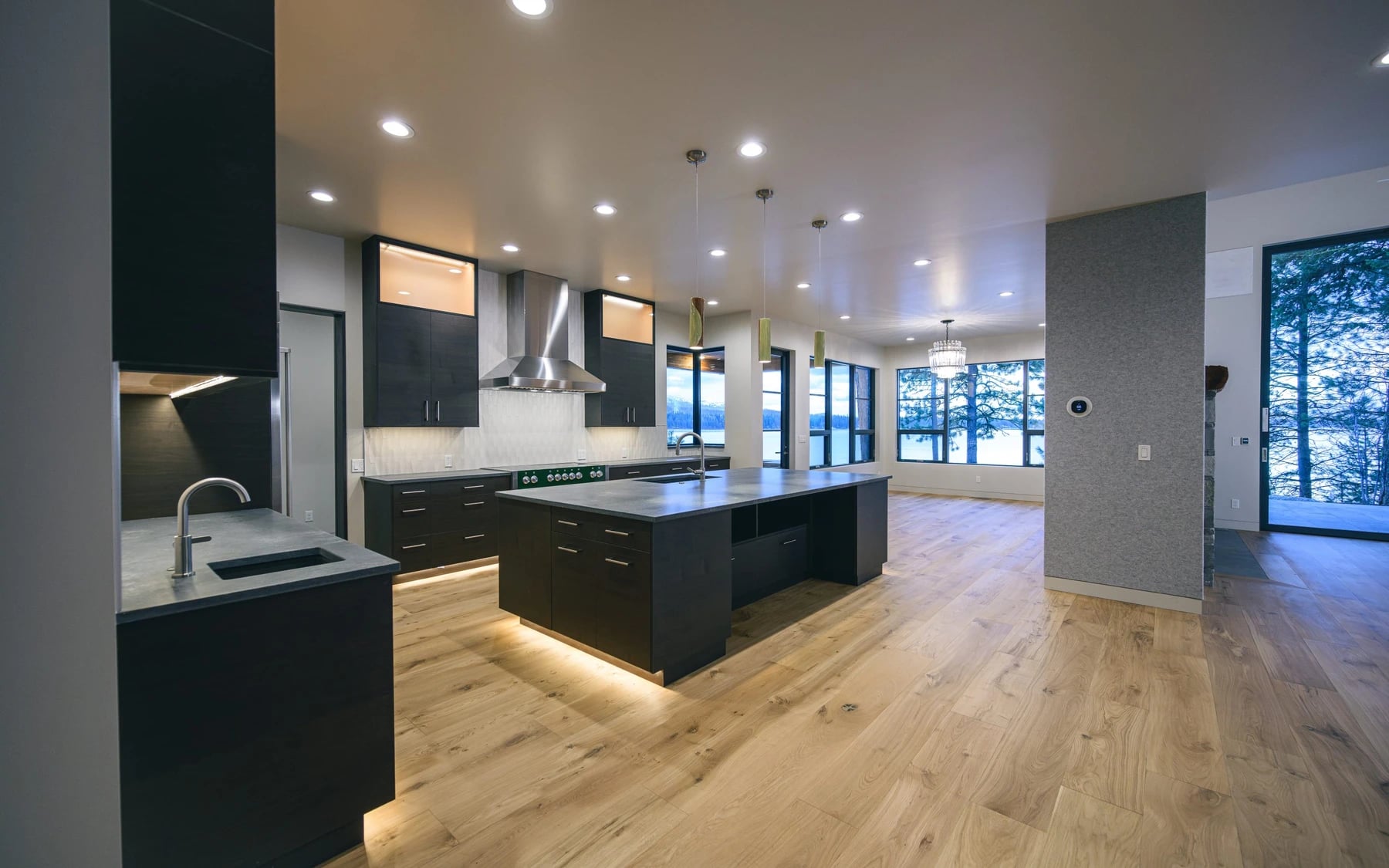 Modern Elegance, photo 5 of 52