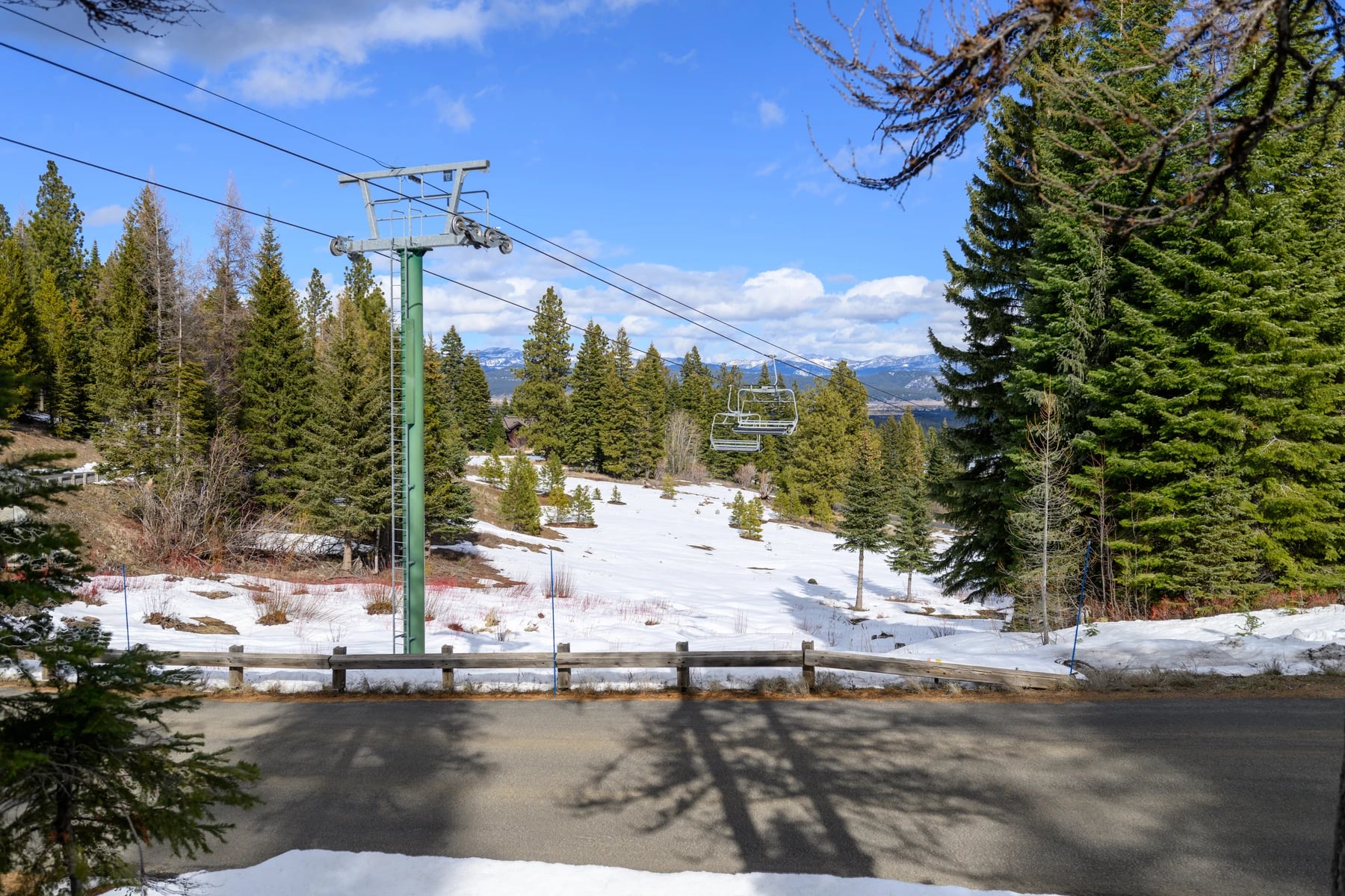 Slopeside Escape: photo 12 of 53