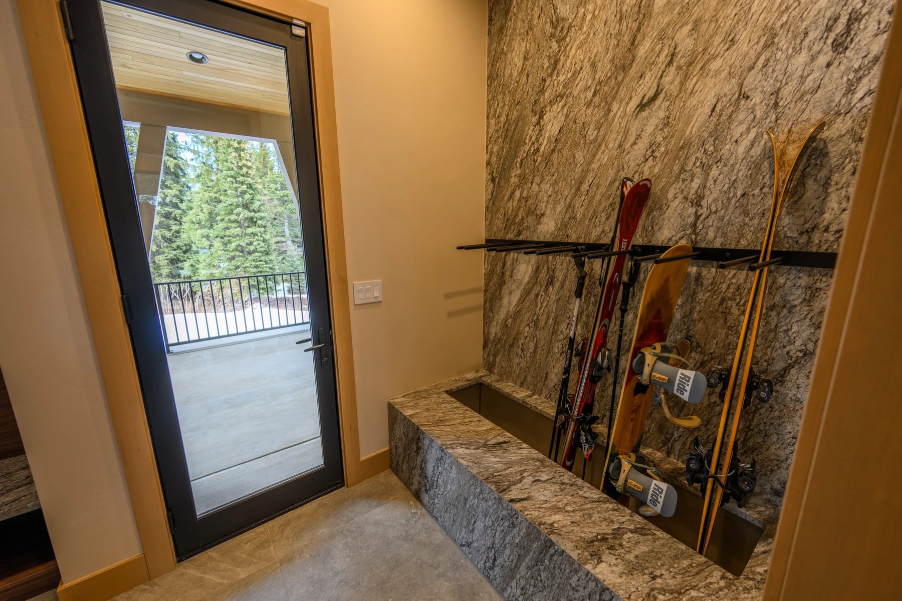 Slopeside Escape: photo 4 of 53