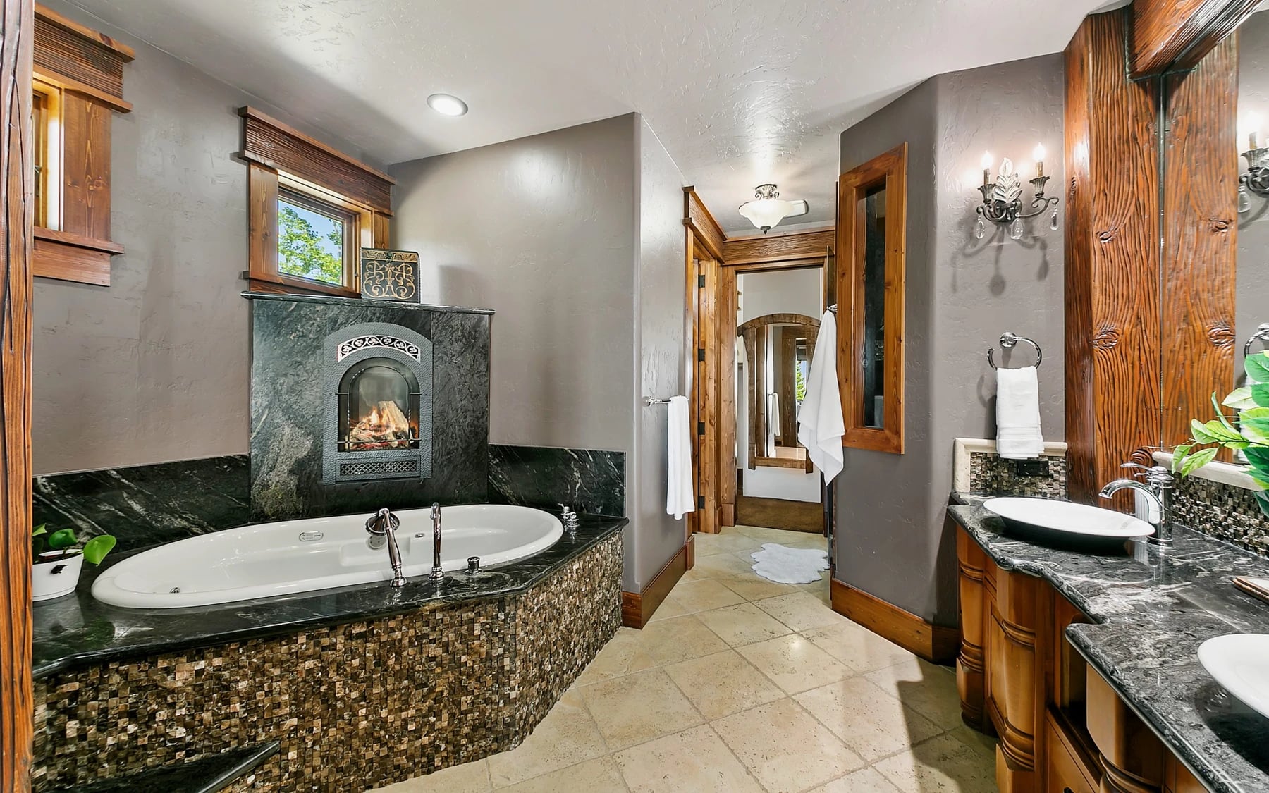 Summit Sanctuary, photo 12 of 31